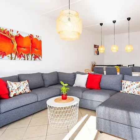 Casa Almendra - Private Pool - Ocean View - Bbq - Garden - Terrace - Free Wifi - Child & Pet-friendly - 4 Bedrooms - 8 People Ferienhaus