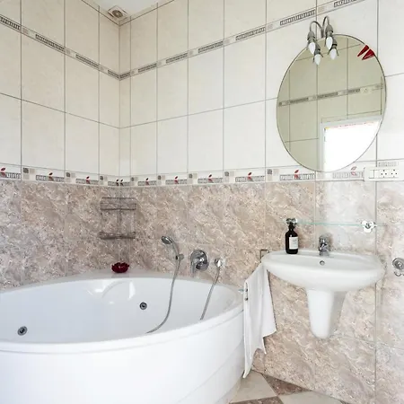 Ferienhaus Casa Almendra - Private Pool - Ocean View - Bbq - Garden - Terrace - Free Wifi - Child & Pet-friendly - 4 Bedrooms - 8 People La Listada