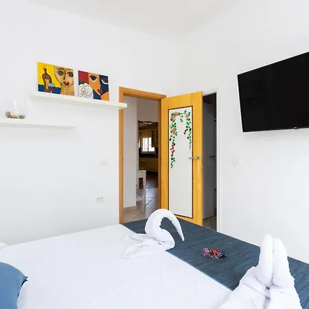 Casa Almendra - Private Pool - Ocean View - Bbq - Garden - Terrace - Free Wifi - Child & Pet-friendly - 4 Bedrooms - 8 People Ferienhaus *