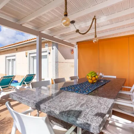 Casa Almendra - Private Pool - Ocean View - Bbq - Garden - Terrace - Free Wifi - Child & Pet-friendly - 4 Bedrooms - 8 People Ferienhaus La Listada